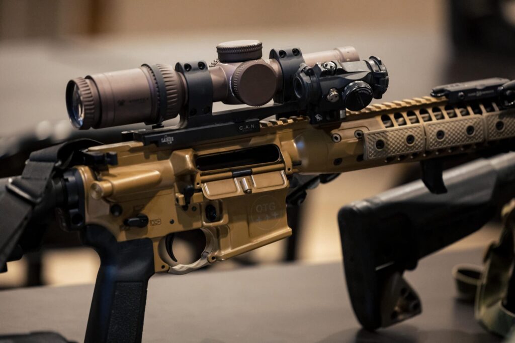 Patrol rifle with LPVO optic and side-mounted MRDS setup