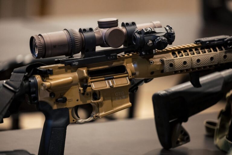 Patrol rifle with LPVO optic and side-mounted MRDS setup
